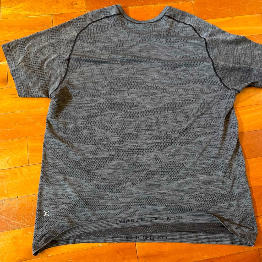 Lululemon Metal Vent